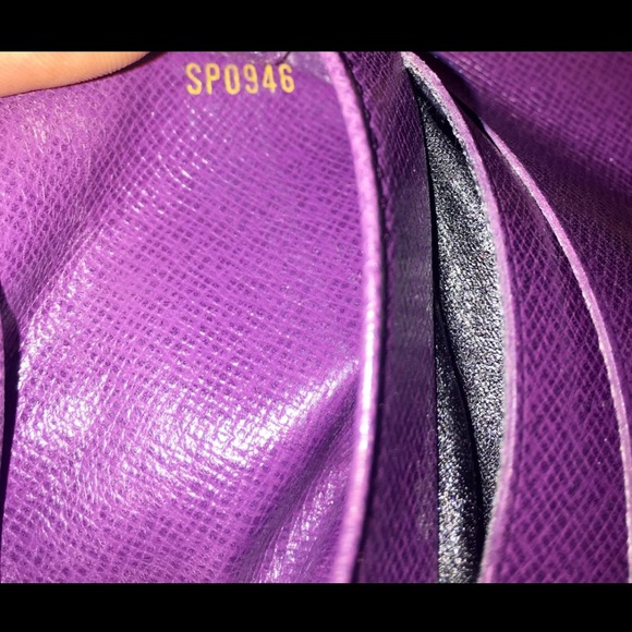 Auth Louis Vuitton Epi Wallet - Picture 12 of 12